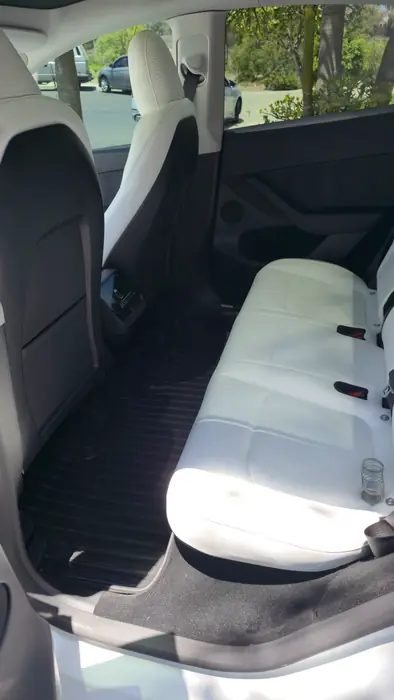 Tablero y pantalla central de un Tesla ya detallados